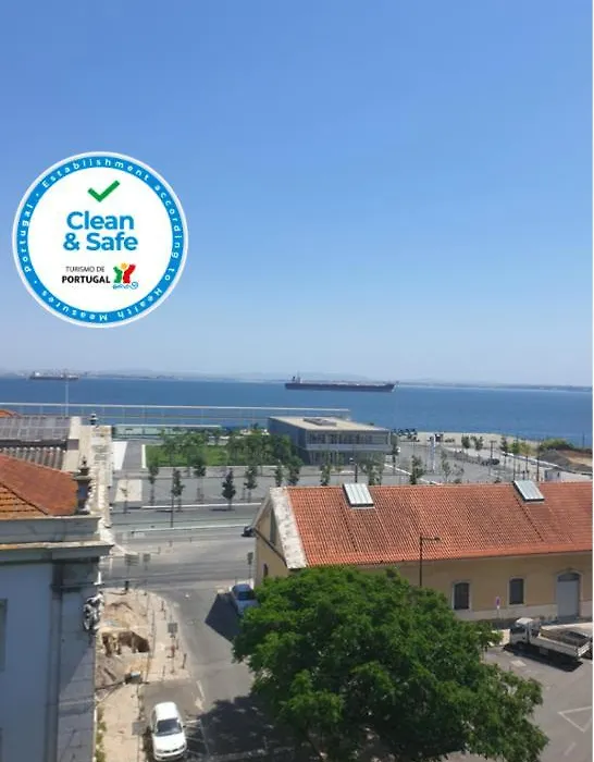 Alfama Apartments Services-1