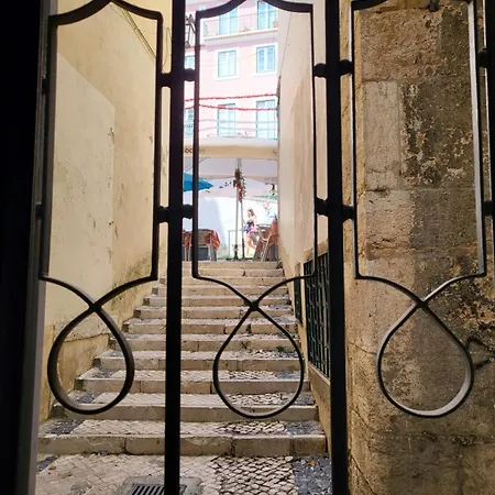 Alfama Apartments Services-3
